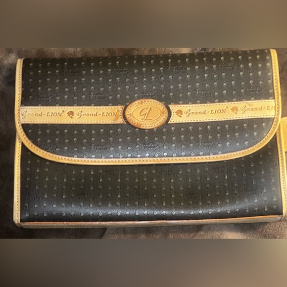 Vintage Grand Lion bag - Picture 1 of 4